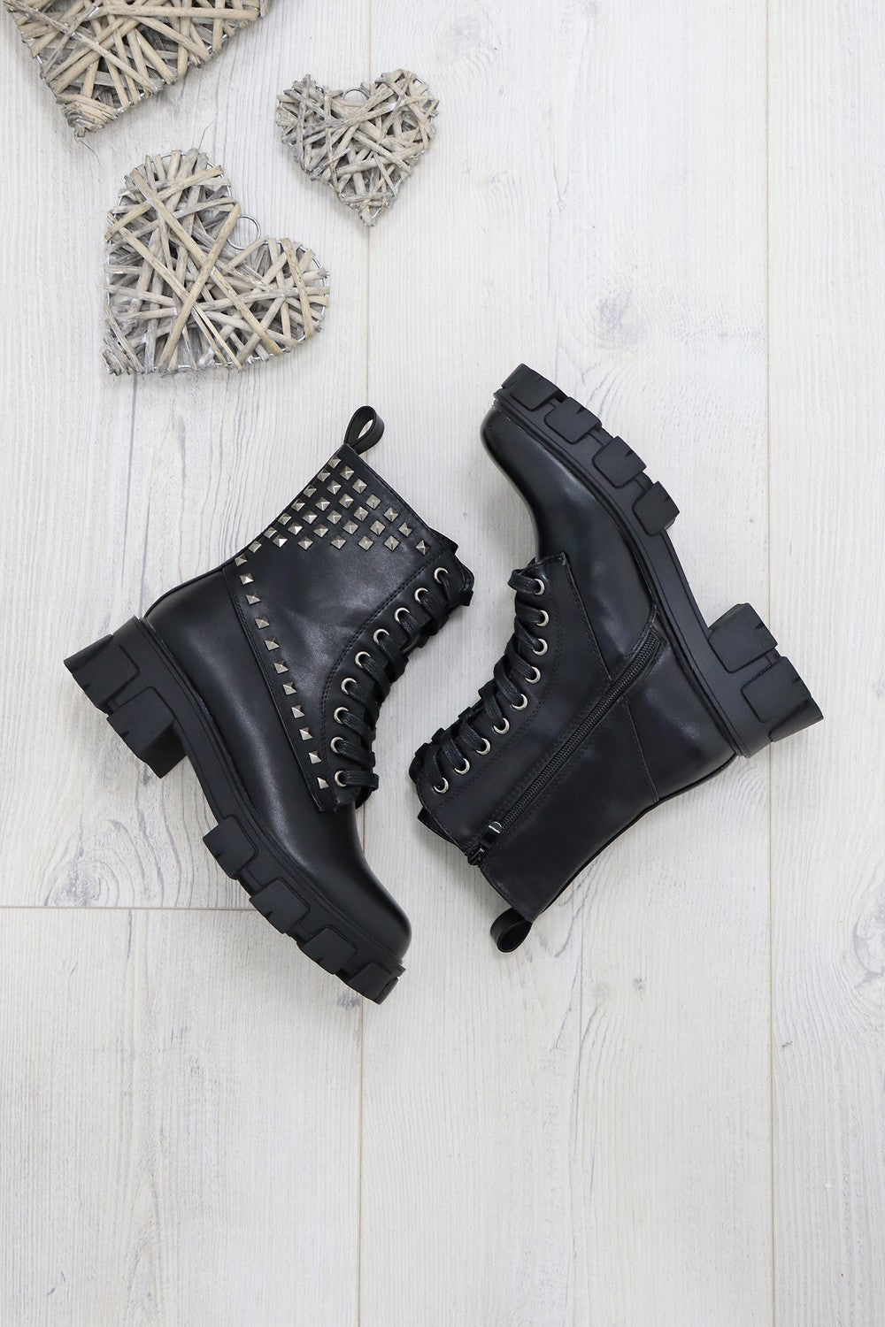 WOMENS CHUNKY SOLE BLACK STUDDED LADIES LACE UP ANKLE BOOT Miss