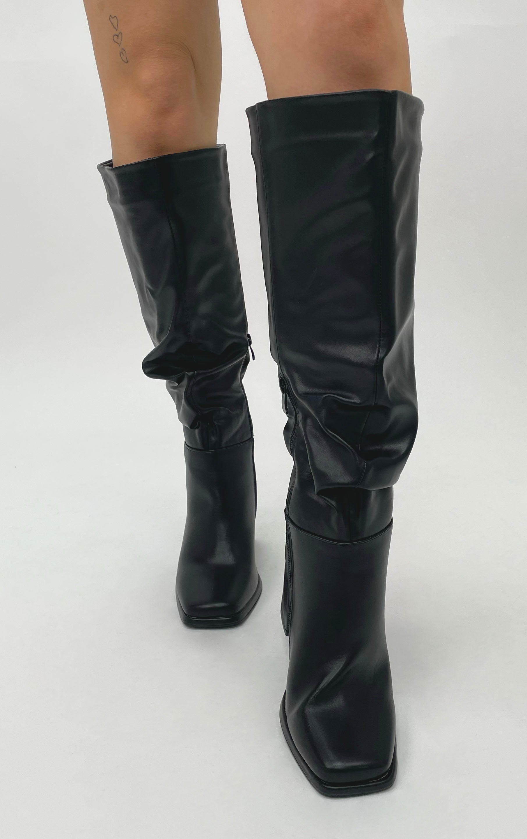 Ladies/Womens Wide Fit Black Pu Square Toe Ruched Knee High Black