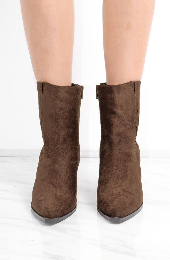 
            
                Load image into Gallery viewer, Brown Almond Toe Heeled Cowboy Silhouette Boot
            
        