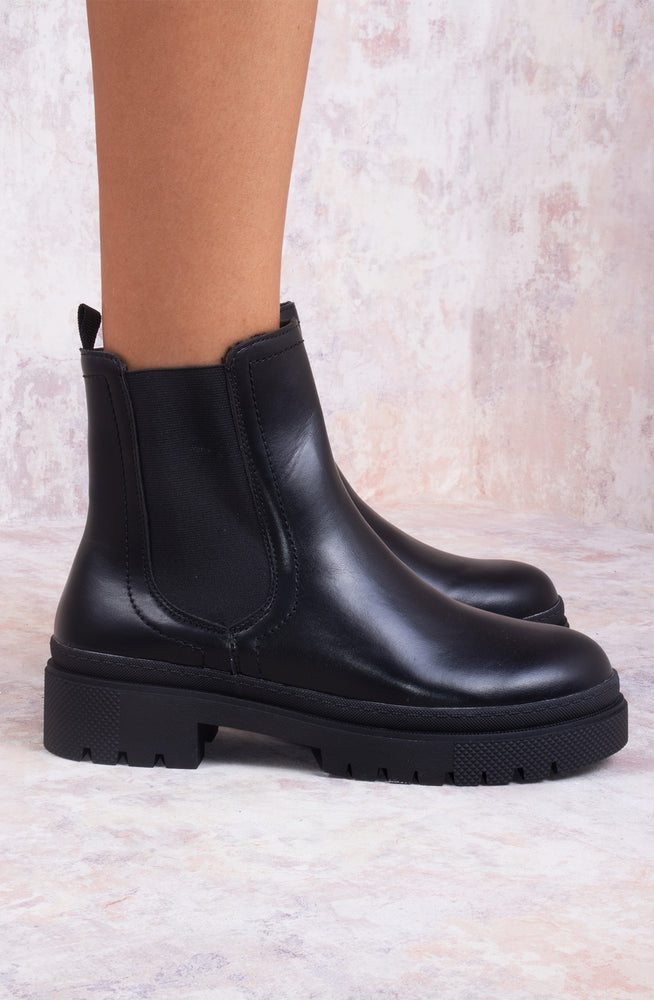 LARA Black PU Leather Basic Chelsea Boot