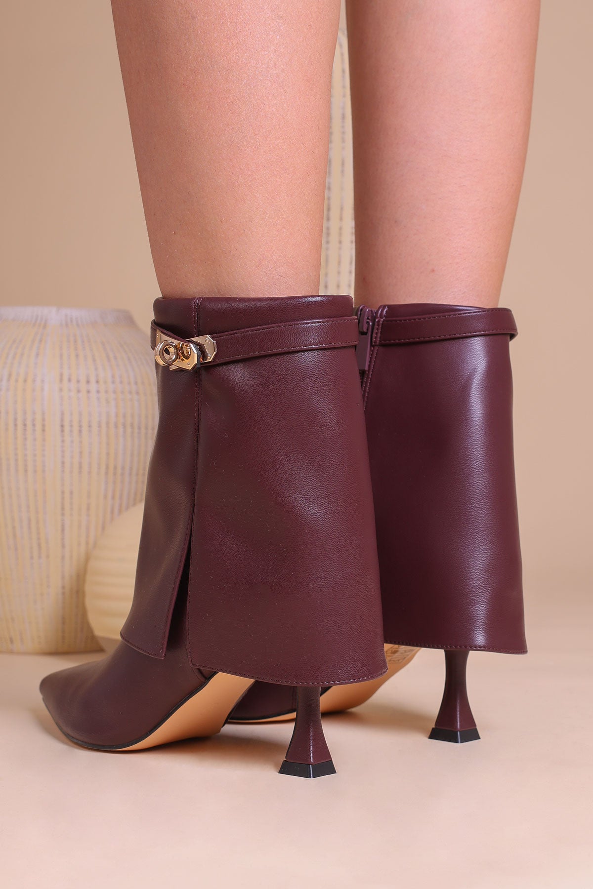 Womens Burgundy Shark Fold-Over Pointed Toe Ankle Boots Miss
