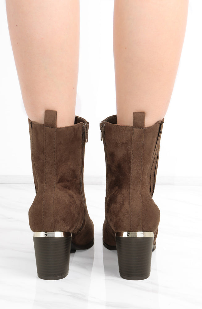 
            
                Load image into Gallery viewer, Brown Almond Toe Heeled Cowboy Silhouette Boot
            
        