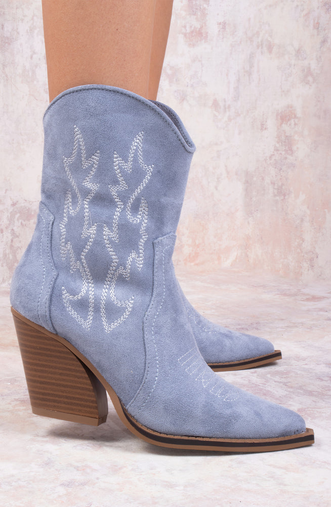 
            
                Load image into Gallery viewer, Blue Faux Suede Embroidered Western Pointed Toe Cowboy Boots
            
        
