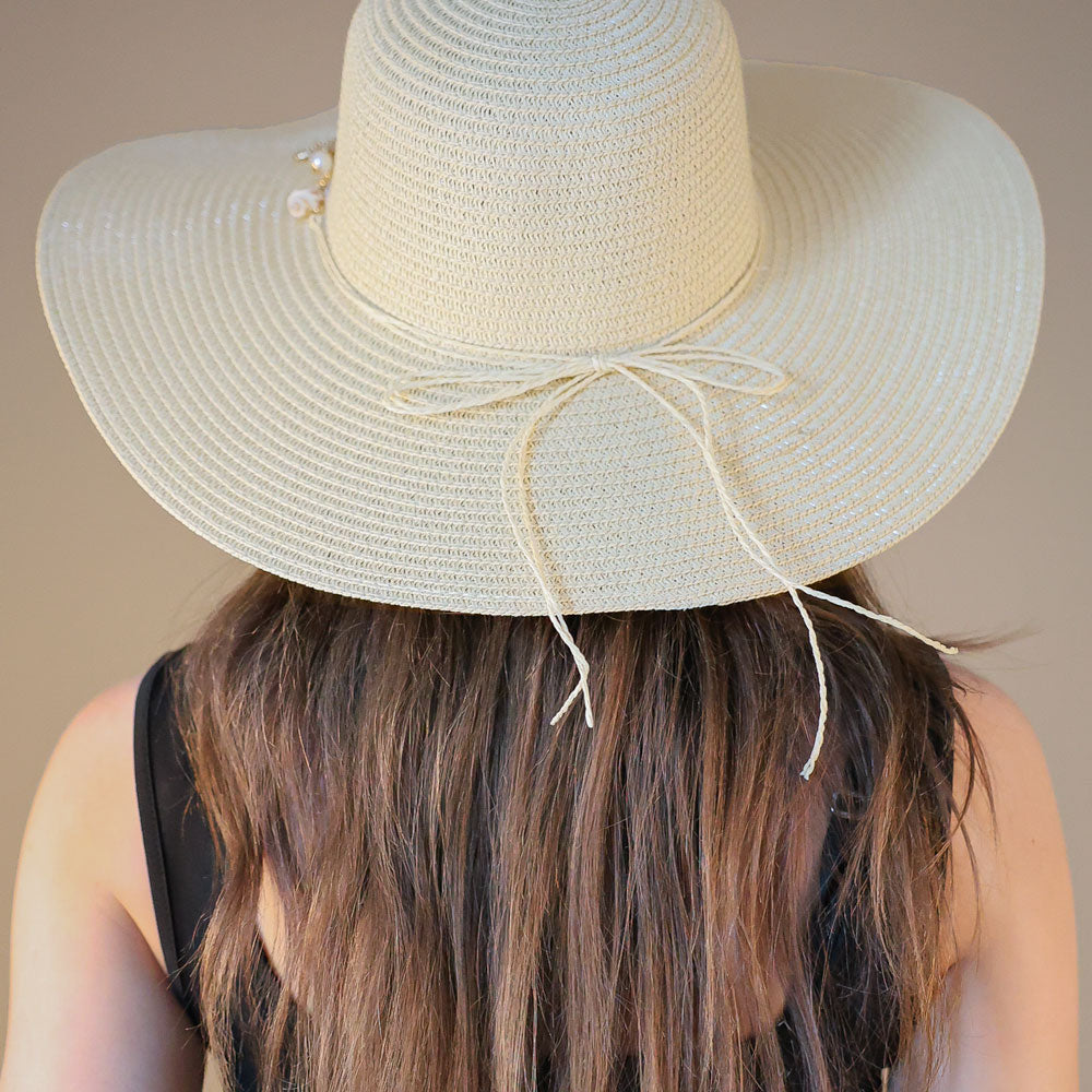 
                      
                        Beige Straw Western Shell Detailing Hat
                      
                    