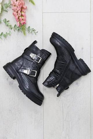 CHUNKY SOLE BUCKLE DETAIL ANKLE BOOT