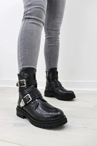 CHUNKY SOLE BUCKLE DETAIL ANKLE BOOT