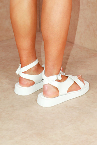 Chunky Gladiator Toe Loop Sandals White