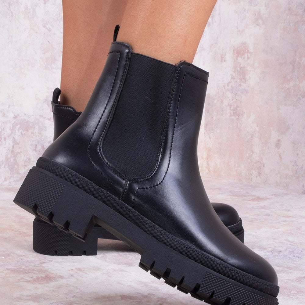 LARA Black PU Leather Basic Chelsea Boot