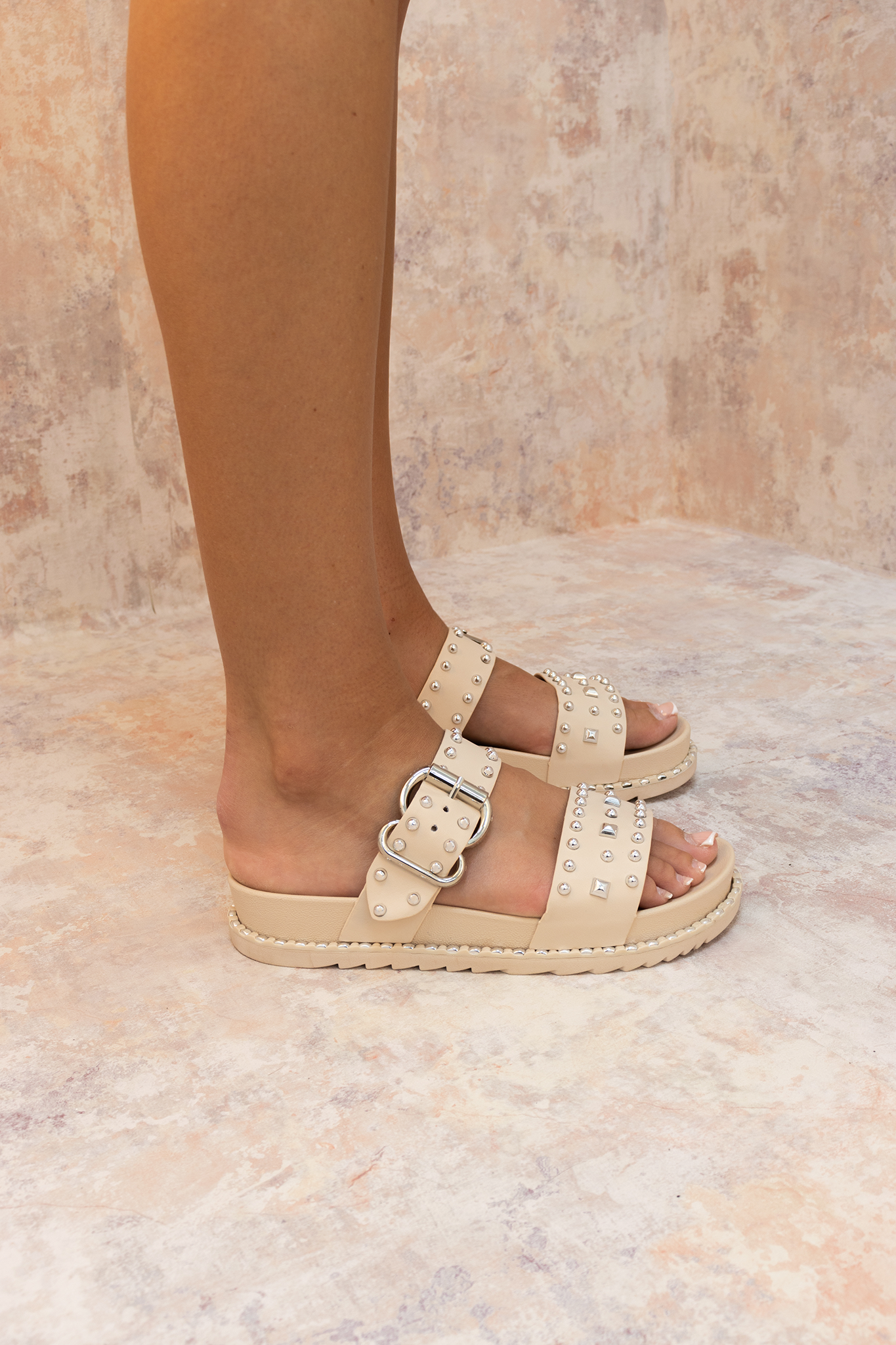 Load image into Gallery viewer, Beige Chunky Studded Buckle Sandals
