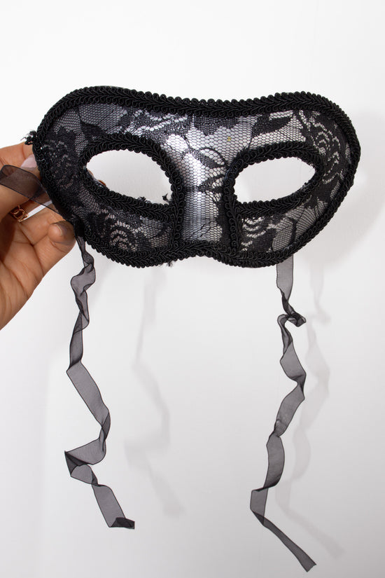 Load image into Gallery viewer, Maskerade Silver/Black Lace Costume Face Mask
