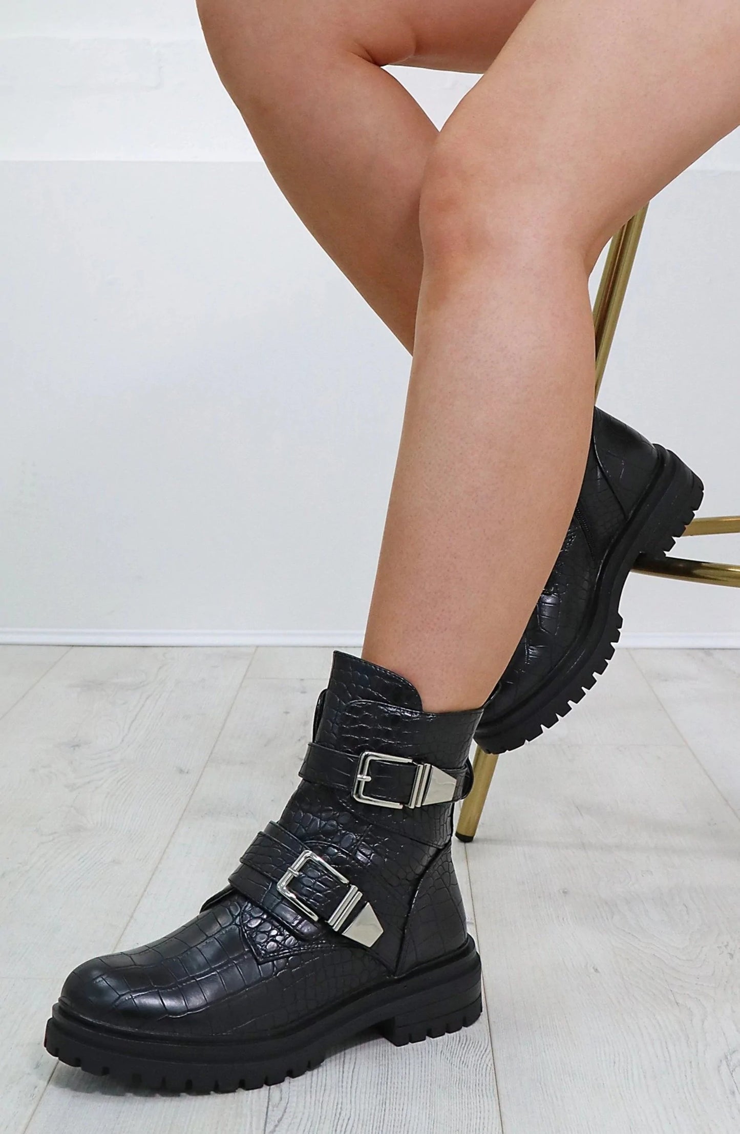 CHUNKY SOLE BUCKLE DETAIL ANKLE BOOT